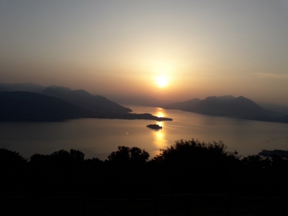 Lunedì 30 Agosto saluto musicale al sorgere del sole, affacciati sul Lago Maggiore