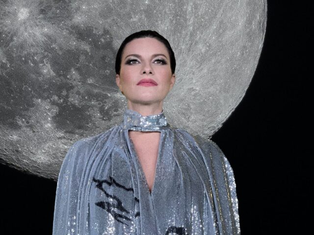 Laura Pausini torna con Il primo passo sulla luna