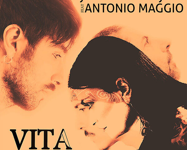 Vita (portata al successo da Dalla e Morandi) nella versione dei Renanera feat. Antonio Maggio