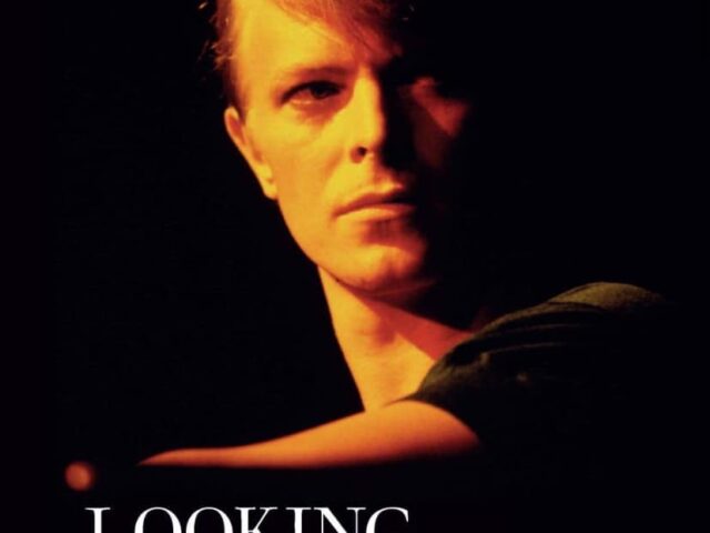 Matteo Tonolli – Looking For Bowie (Arcana, 2023, 19,50 €)