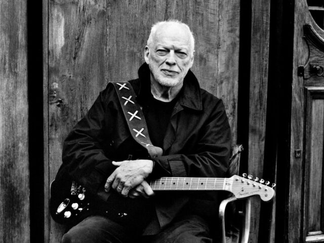 David Gilmour: il nuovo album è Luck And Strange