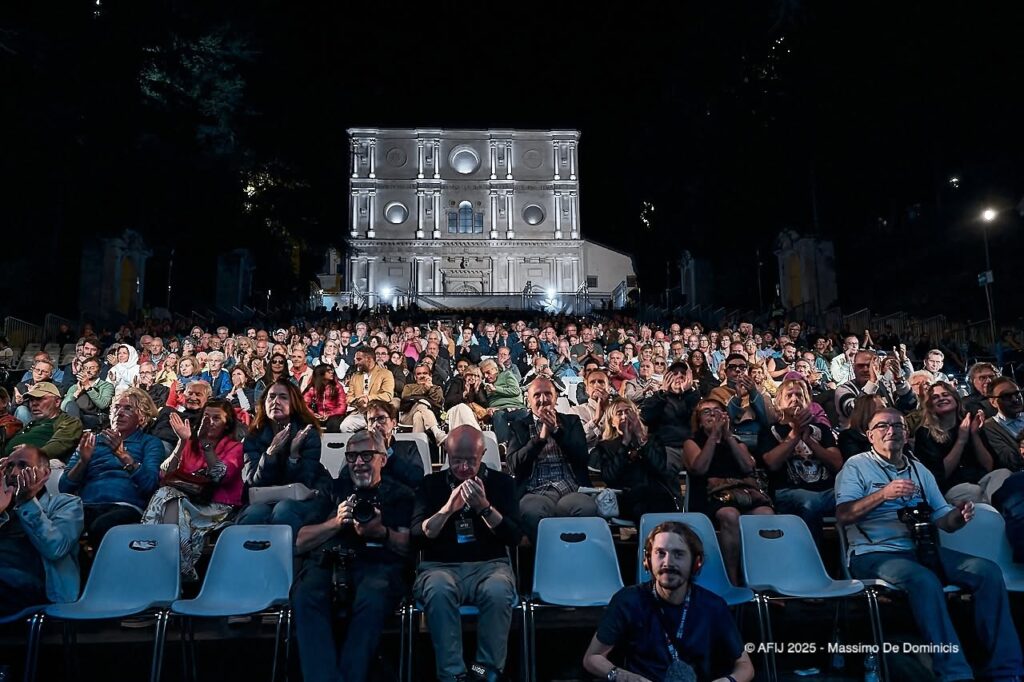 L'immagine attuale non ha un testo alternativo. Il nome del file è: Jazz-Sisma-25-02.jpg